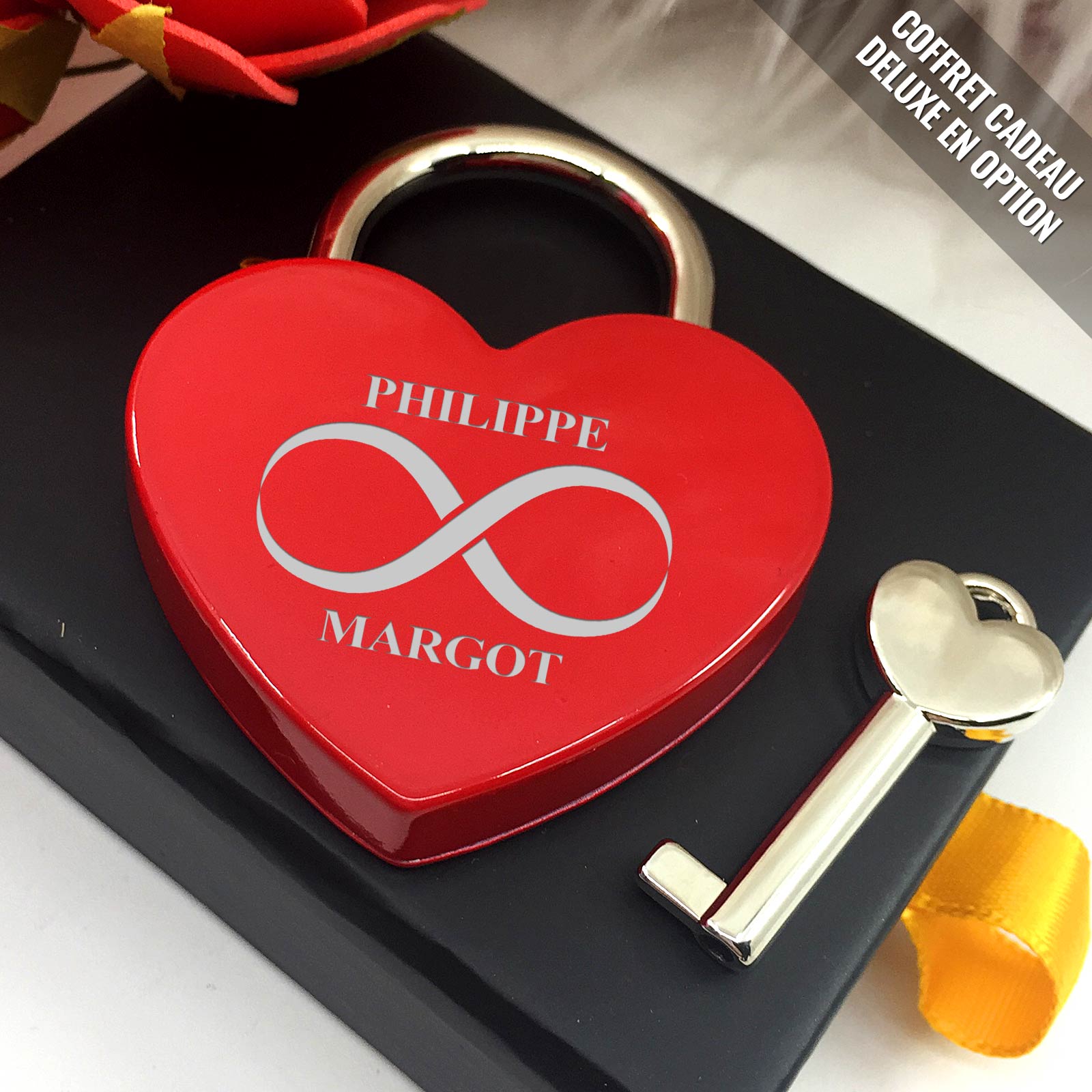 Cadenas d’amour avec noms et symbole de l’infini