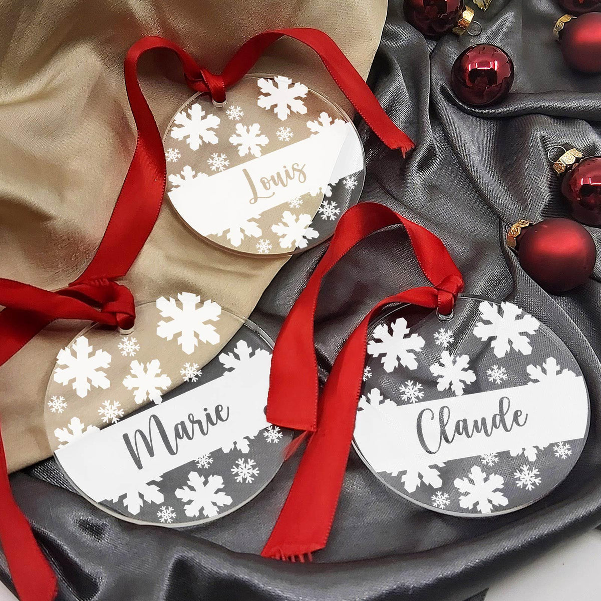 Flocons de neige avec votre nom en plexiglas