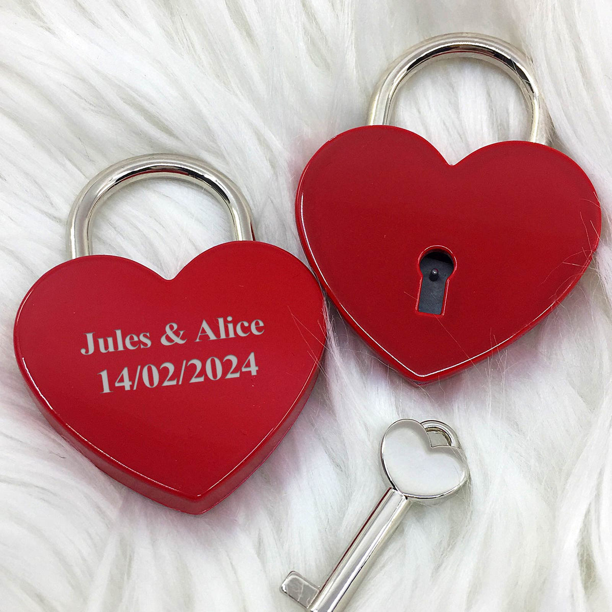 Cadenas d’amour avec noms et date